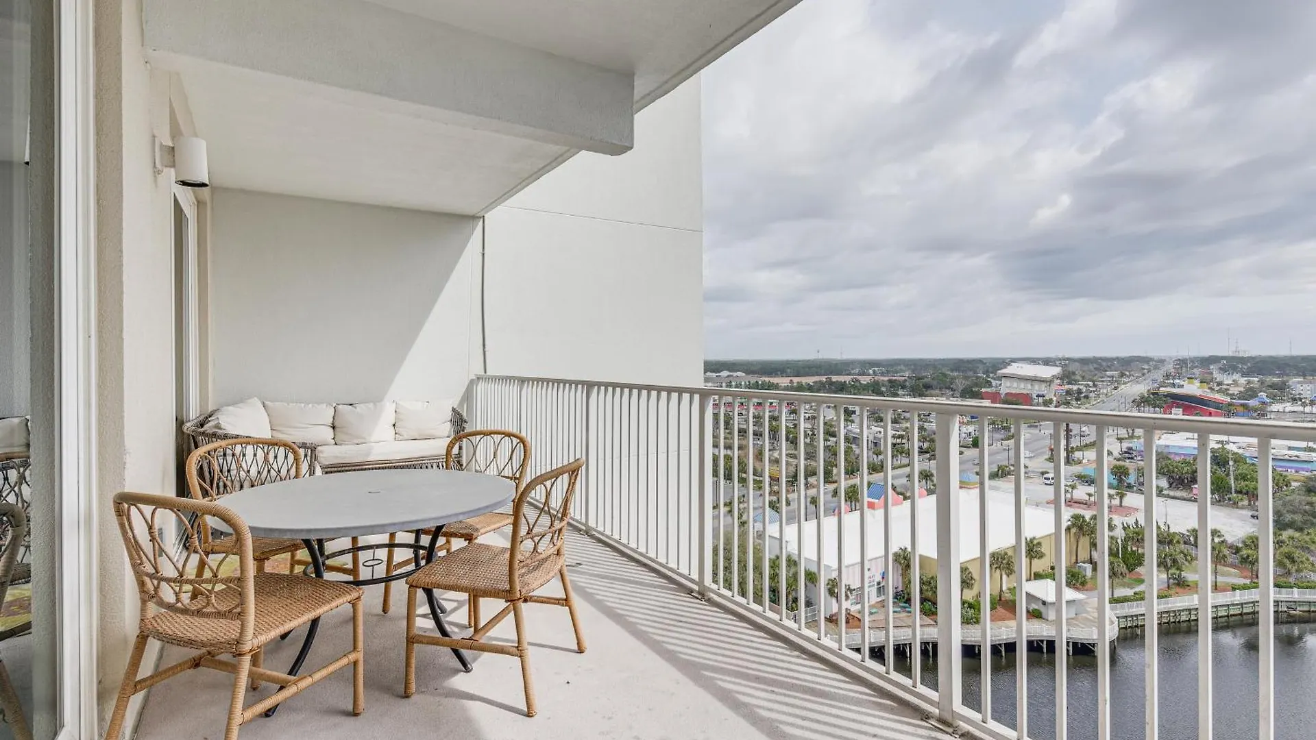 Apartment Happy Cows Retreat In Pcb With Lagoon Views! Panama City Beach