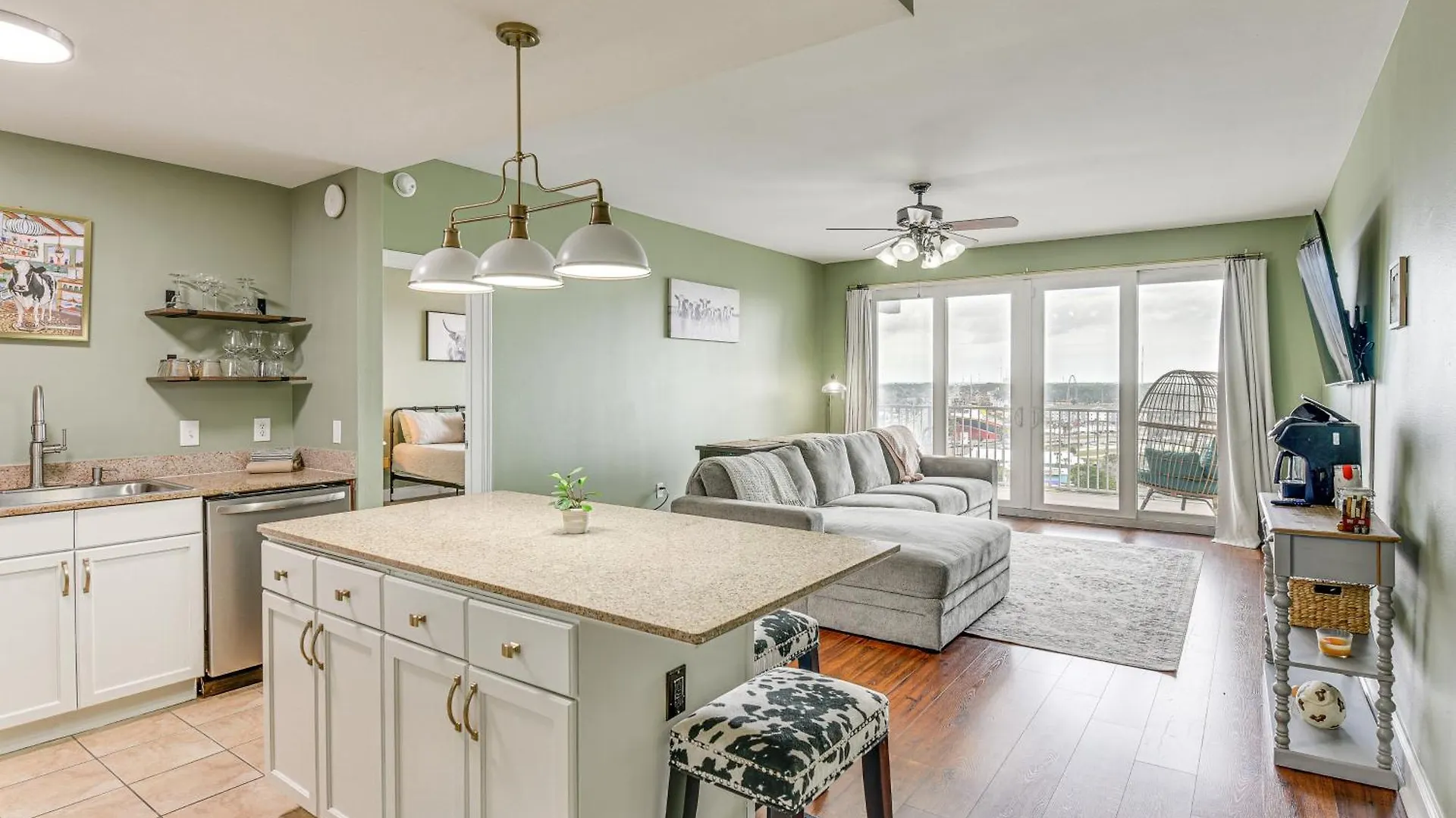 Apartment Happy Cows Retreat In Pcb With Lagoon Views! Panama City Beach